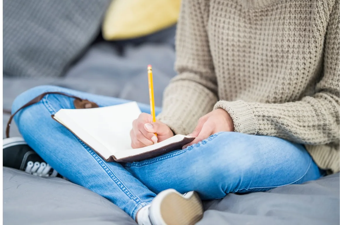 How Journaling Clears Your Mind & Reduces Stress Journaling for a calm mind—open notebook, pen, and a peaceful writing space.